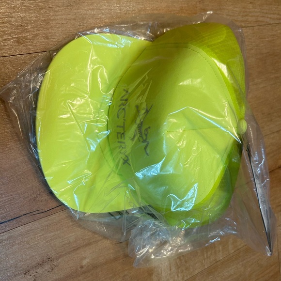 NWT ARC’TERYX Logo Flat Cap - Picture 3 of 4